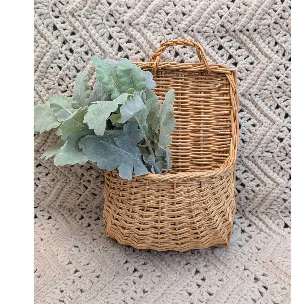 Vintage Woven Wicker Wall Hanging Basket Flat Back Rattan Pocket Farmhouse Decor
